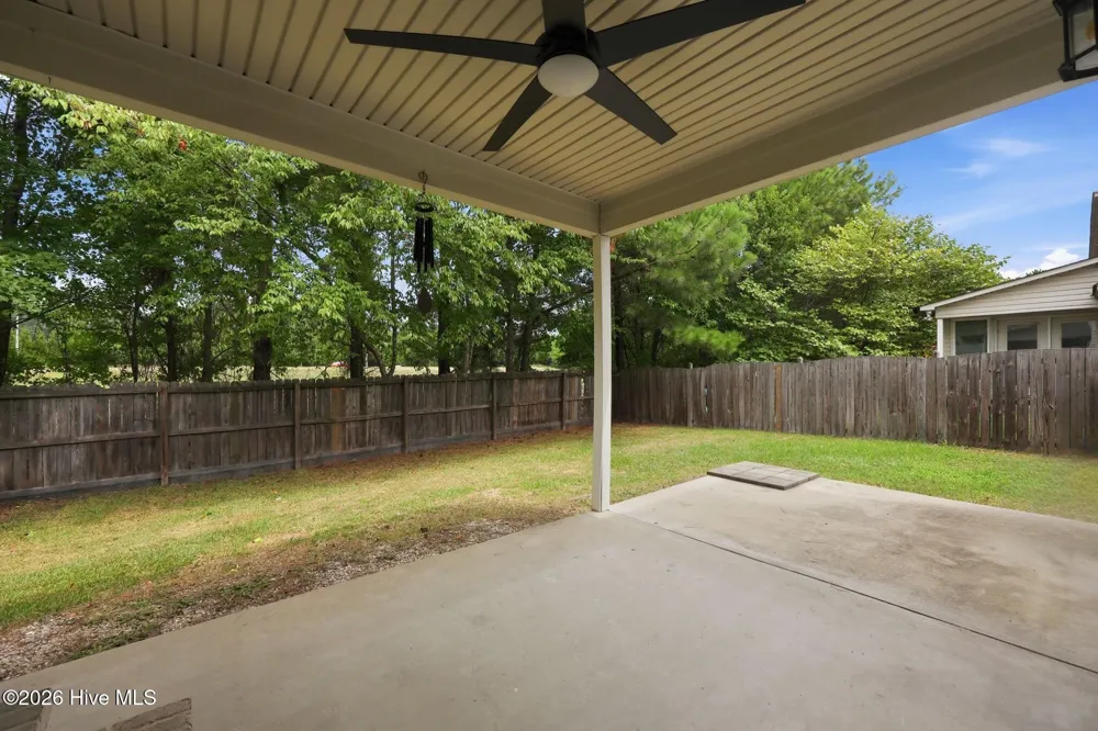 205 South Pointe Drive #B Winterville, NC 28590