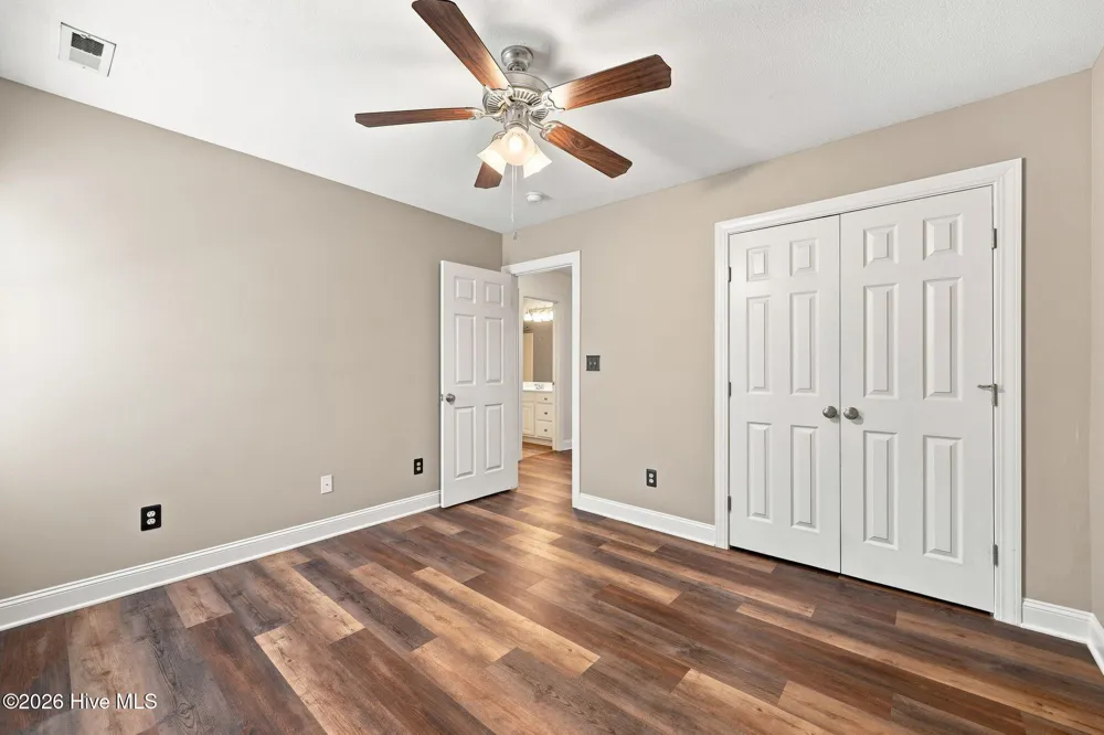 205 South Pointe Drive #B Winterville, NC 28590