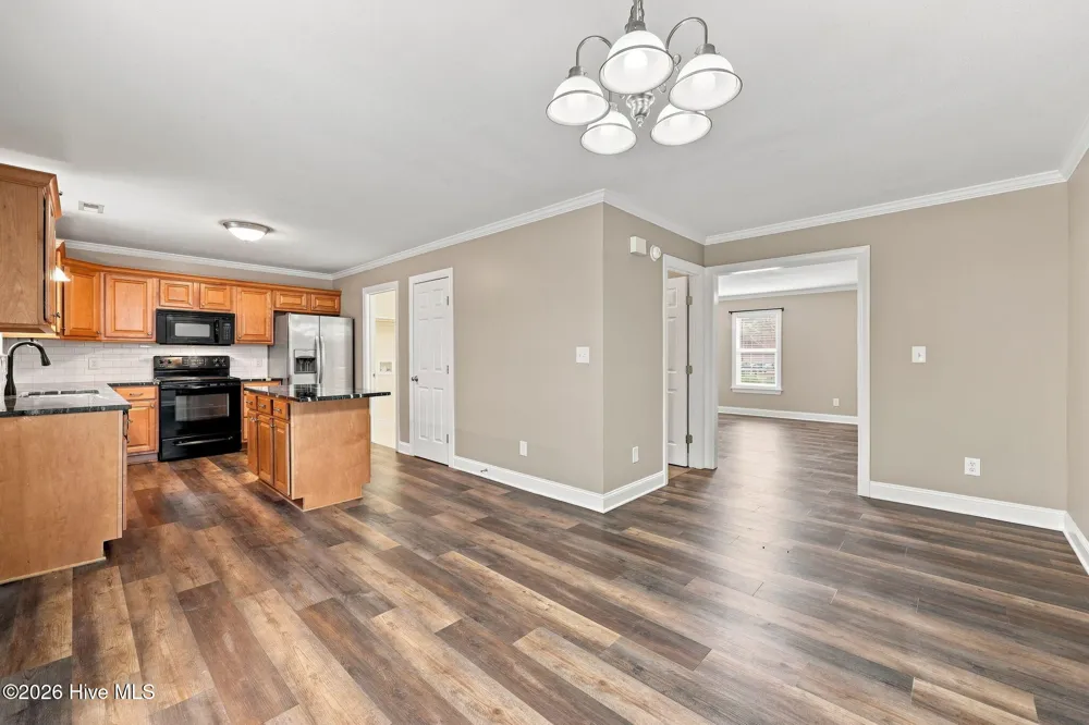 205 South Pointe Drive #B Winterville, NC 28590