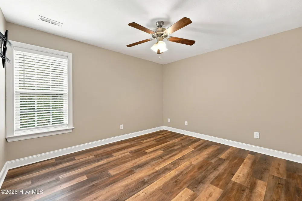 205 South Pointe Drive #B Winterville, NC 28590