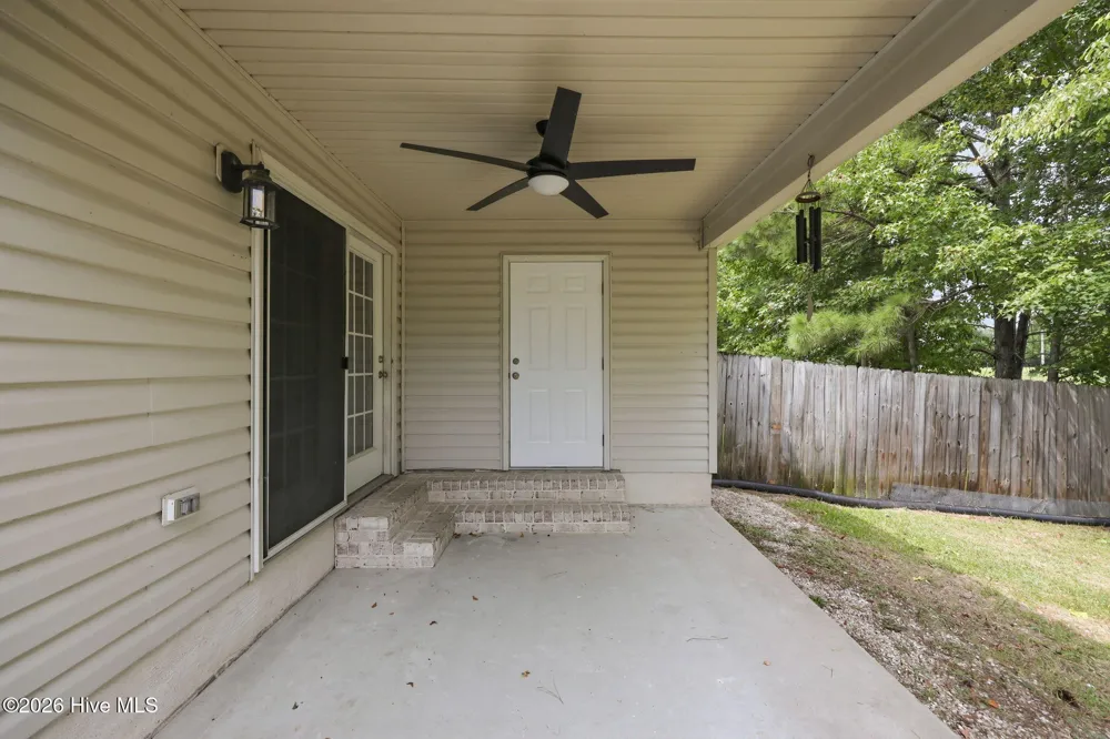 205 South Pointe Drive #B Winterville, NC 28590