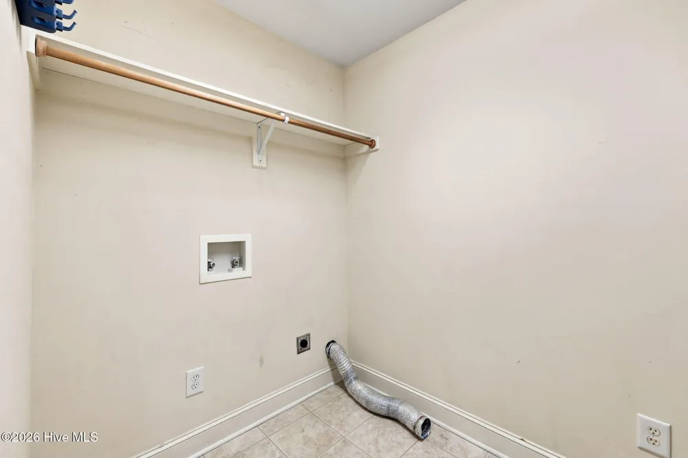 205 South Pointe Drive #B Winterville, NC 28590