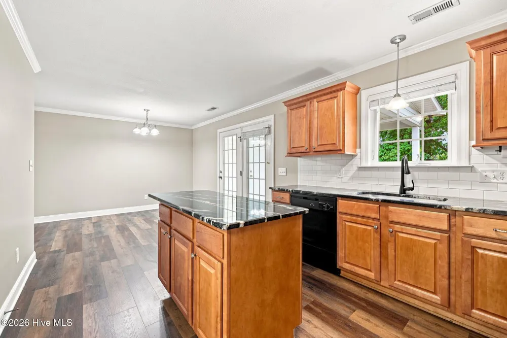 205 South Pointe Drive #B Winterville, NC 28590