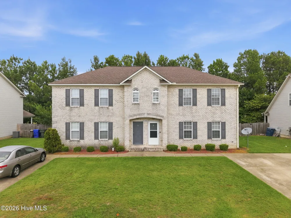 205 South Pointe Drive #B Winterville, NC 28590