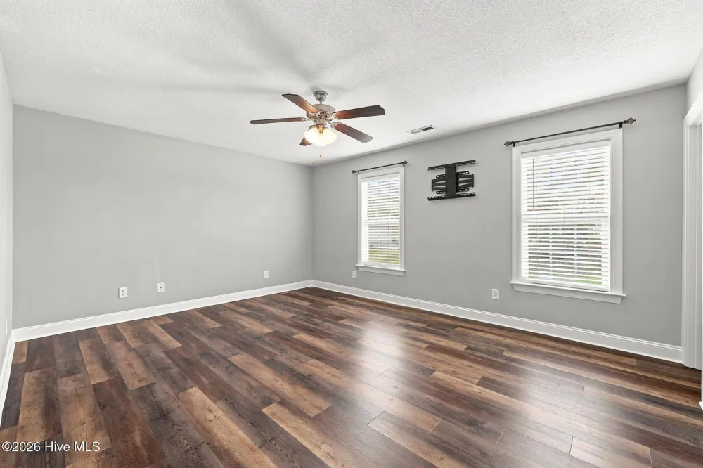 205 South Pointe Drive #B Winterville, NC 28590