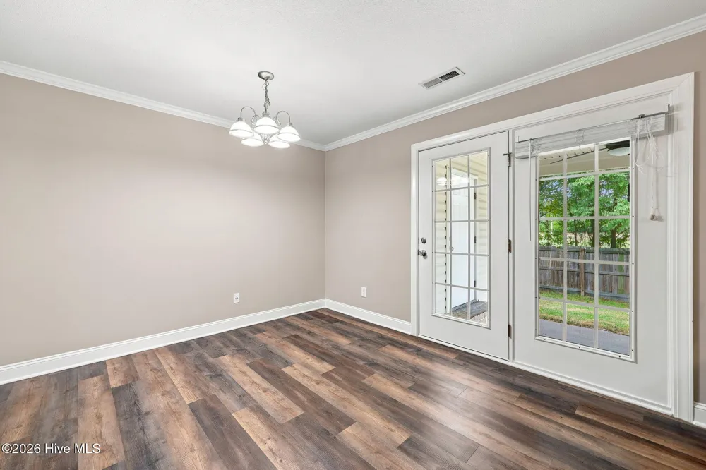 205 South Pointe Drive #B Winterville, NC 28590