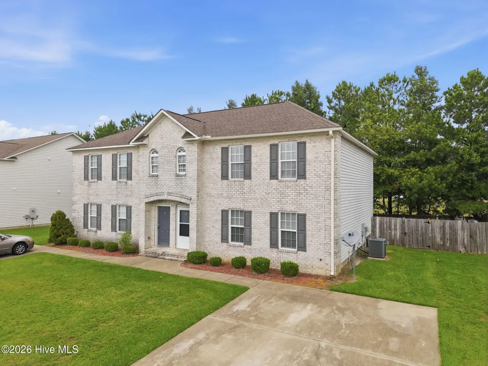 205 South Pointe Drive #B Winterville, NC 28590