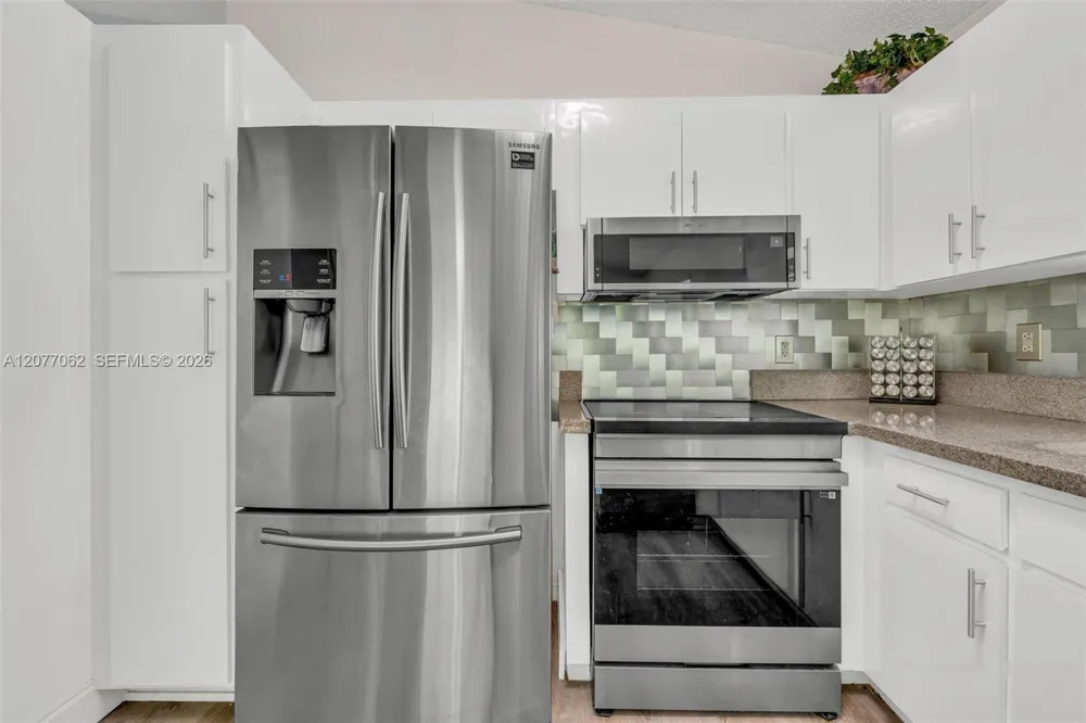 631 SW 176th Ave Pembroke Pines, FL 33029