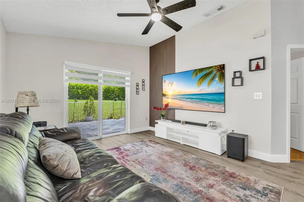631 SW 176th Ave Pembroke Pines, FL 33029