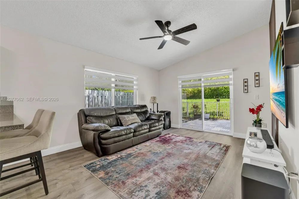 631 SW 176th Ave Pembroke Pines, FL 33029