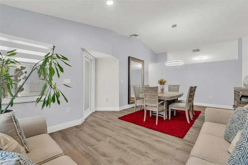 631 SW 176th Ave Pembroke Pines, FL 33029