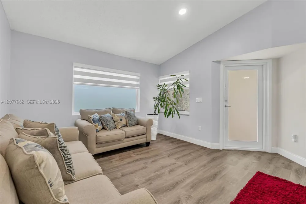 631 SW 176th Ave Pembroke Pines, FL 33029