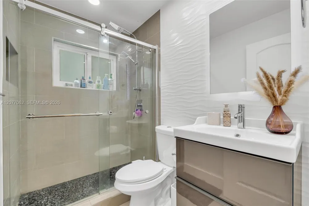 631 SW 176th Ave Pembroke Pines, FL 33029