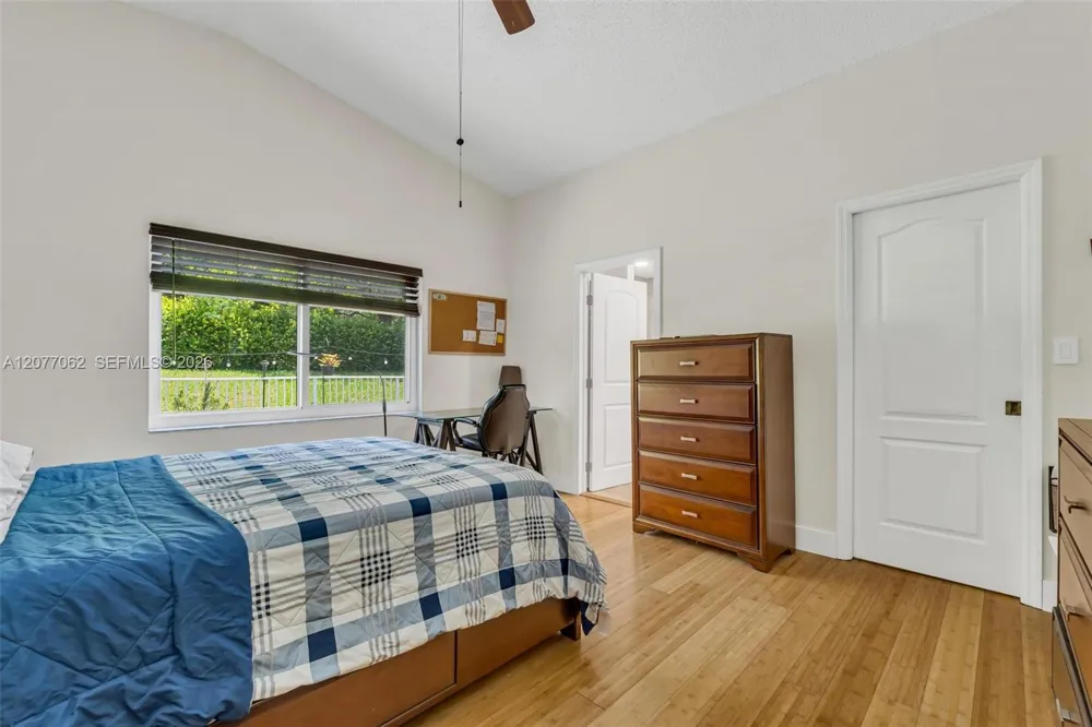 631 SW 176th Ave Pembroke Pines, FL 33029