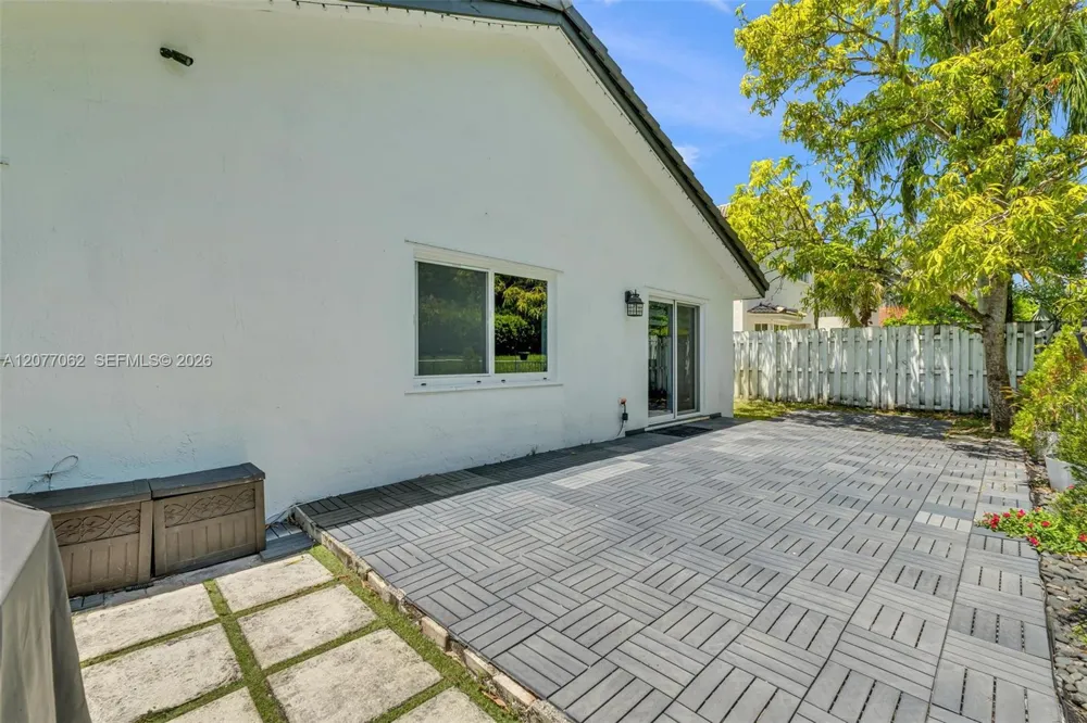 631 SW 176th Ave Pembroke Pines, FL 33029