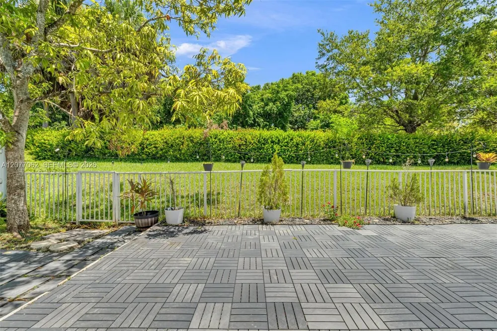 631 SW 176th Ave Pembroke Pines, FL 33029