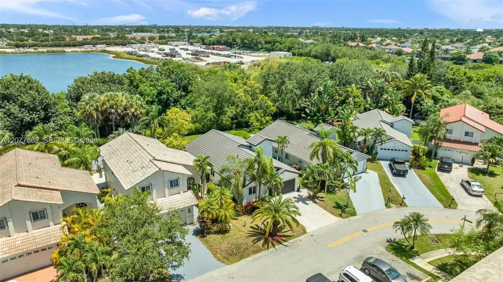 631 SW 176th Ave Pembroke Pines, FL 33029