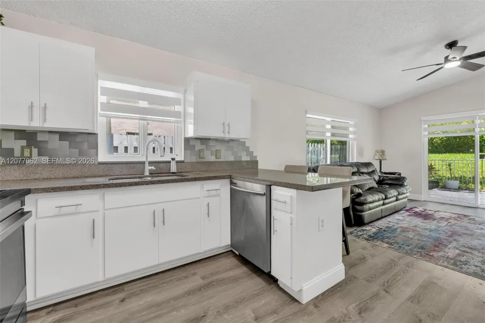 631 SW 176th Ave Pembroke Pines, FL 33029