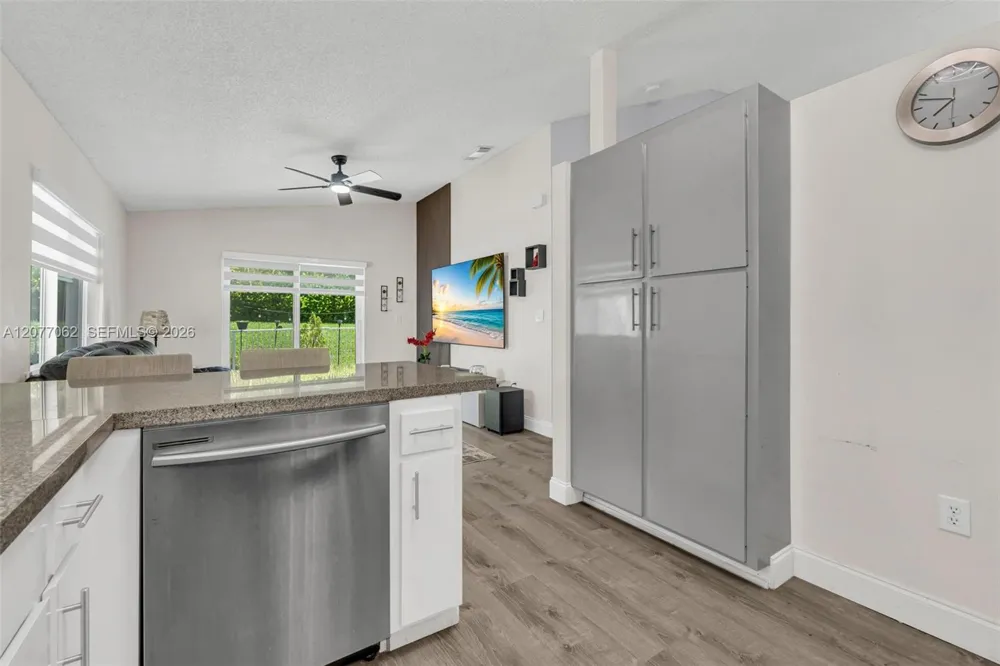 631 SW 176th Ave Pembroke Pines, FL 33029