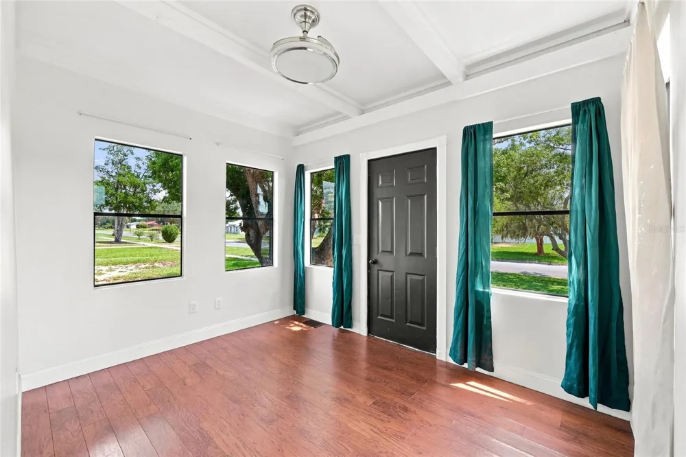 4 E BAY STREET Davenport, FL 33837