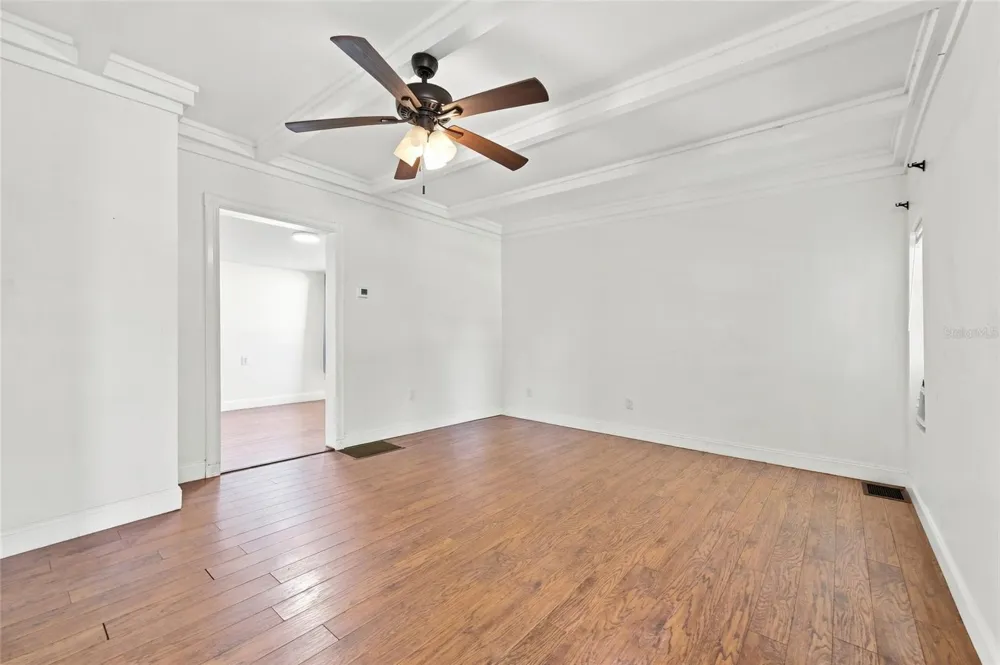 4 E BAY STREET Davenport, FL 33837