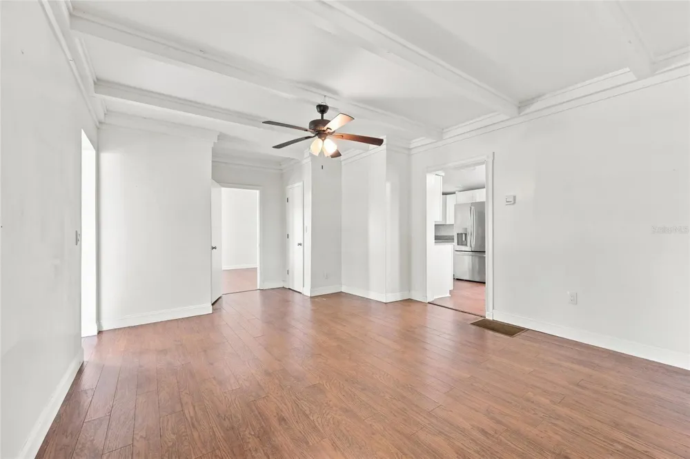 4 E BAY STREET Davenport, FL 33837