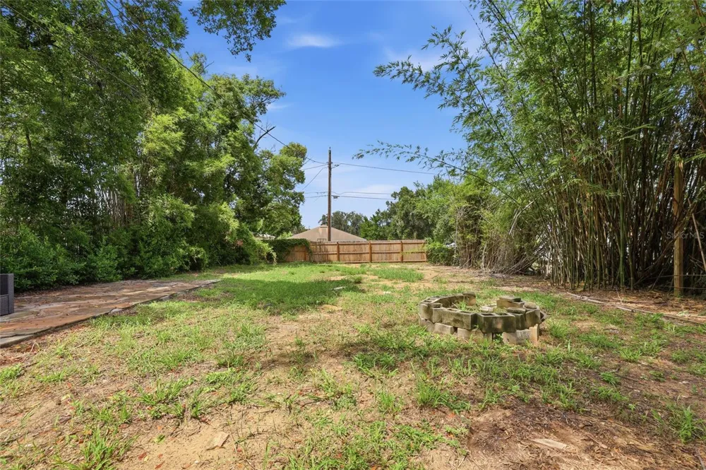 4 E BAY STREET Davenport, FL 33837