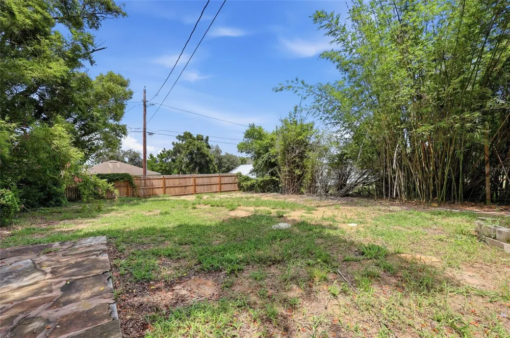4 E BAY STREET Davenport, FL 33837