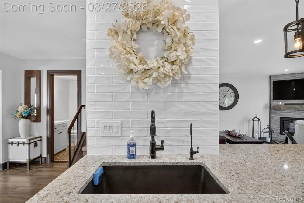 846 YORKTOWN CRT Northville City, MI 48167
