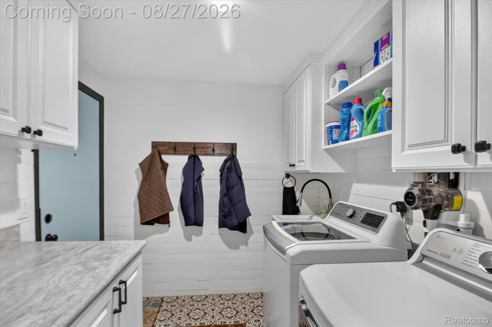 846 YORKTOWN CRT Northville City, MI 48167