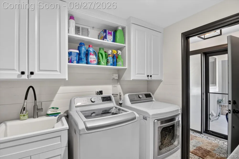 846 YORKTOWN CRT Northville City, MI 48167