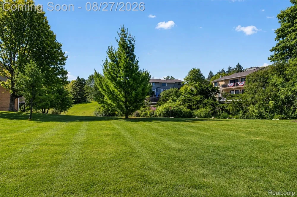 846 YORKTOWN CRT Northville City, MI 48167