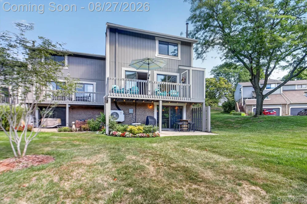 846 YORKTOWN CRT Northville City, MI 48167