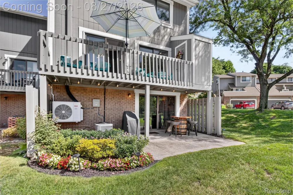 846 YORKTOWN CRT Northville City, MI 48167