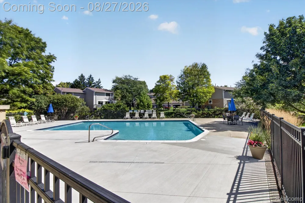 846 YORKTOWN CRT Northville City, MI 48167