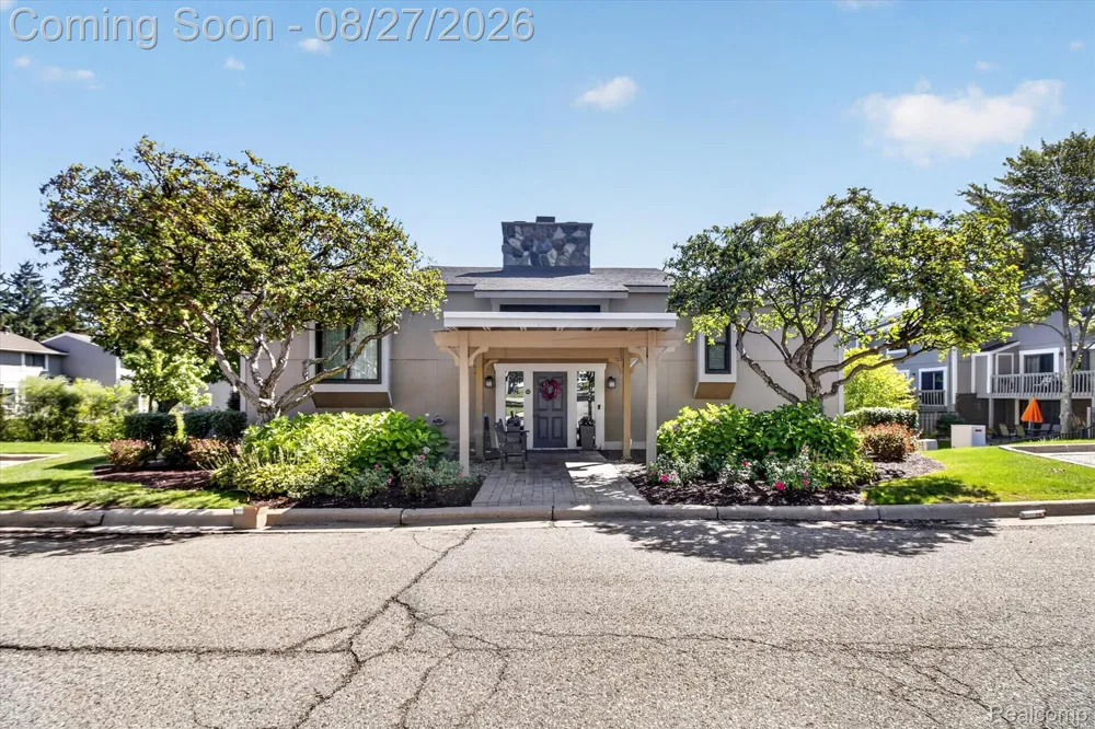 846 YORKTOWN CRT Northville City, MI 48167