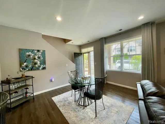 47520 Pembroke Drive Canton Charter Township, MI 48188