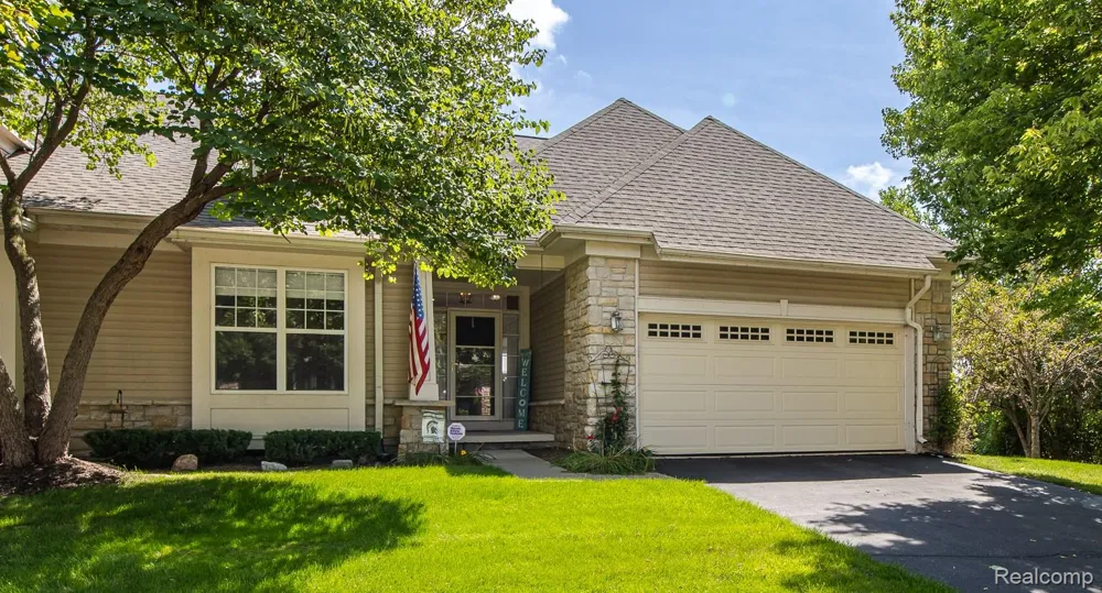 159 Stony Lake Drive Oxford Charter Township, MI 48371