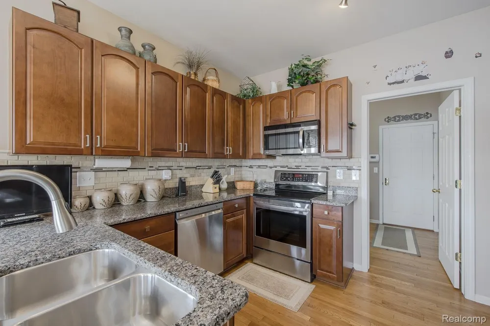 159 Stony Lake Drive Oxford Charter Township, MI 48371