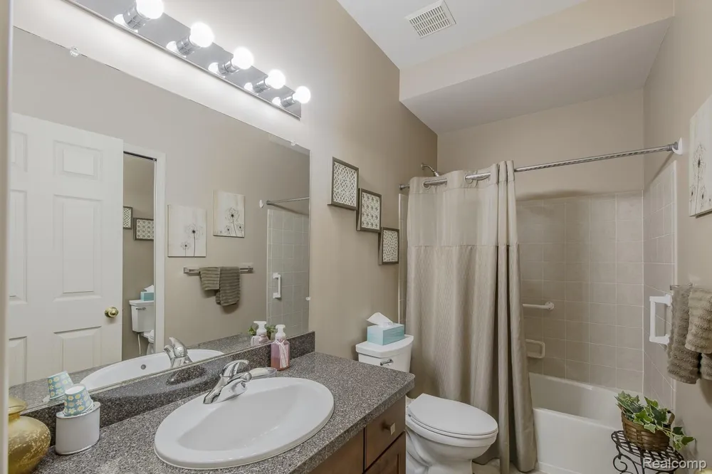 159 Stony Lake Drive Oxford Charter Township, MI 48371
