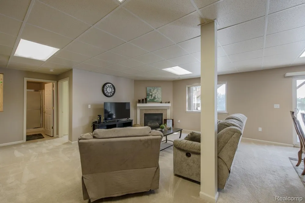 159 Stony Lake Drive Oxford Charter Township, MI 48371