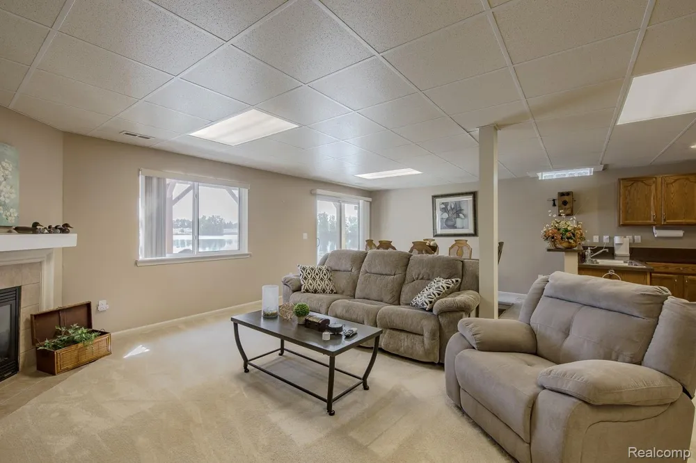 159 Stony Lake Drive Oxford Charter Township, MI 48371
