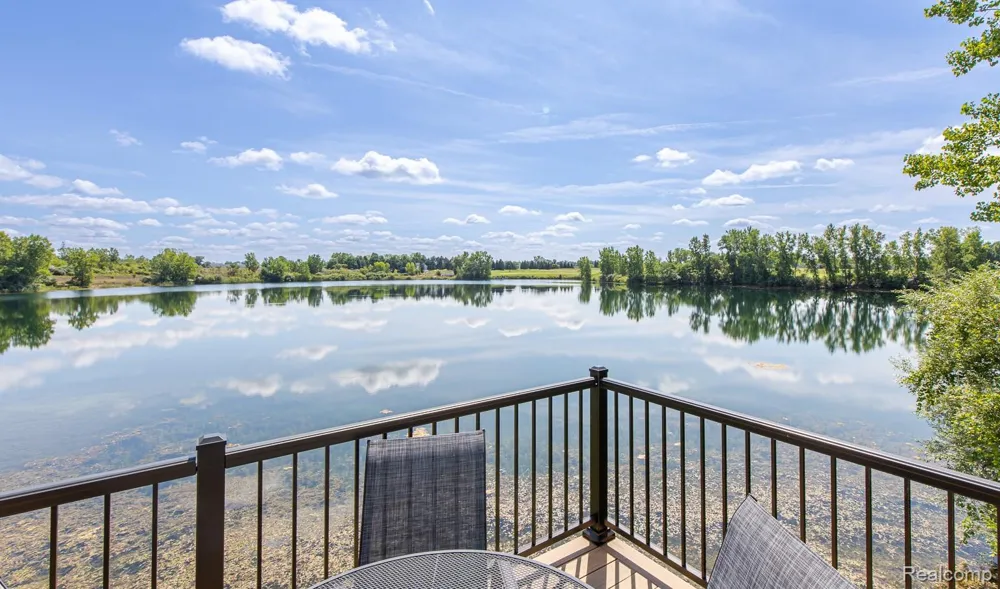 159 Stony Lake Drive Oxford Charter Township, MI 48371