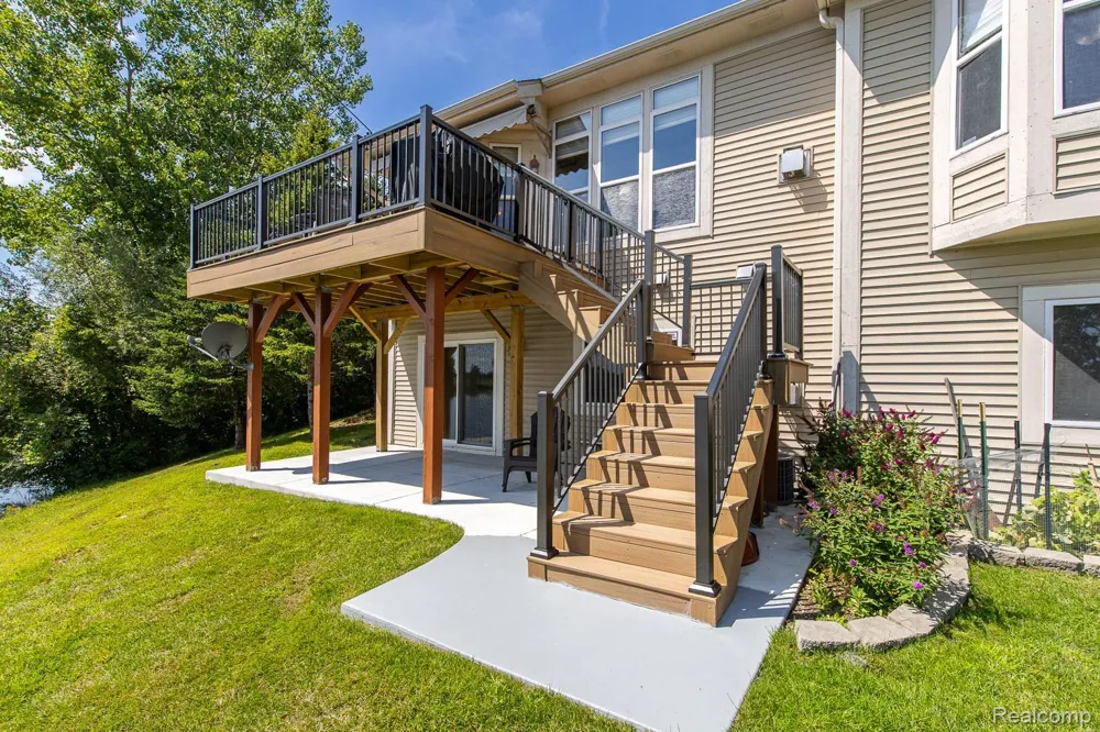 159 Stony Lake Drive Oxford Charter Township, MI 48371