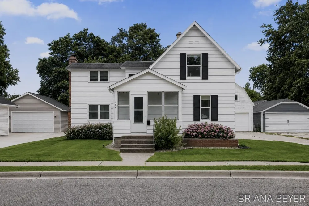 32 W Mckinley Avenue Zeeland City, MI 49464