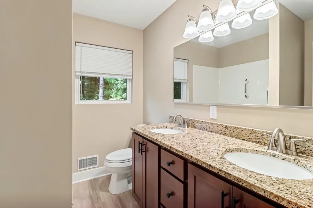 2047 Lakeshore Drive Hamlin Township, MI 49431