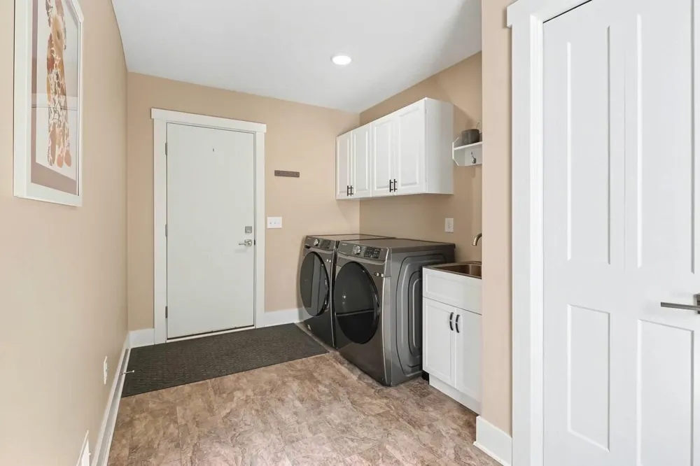 2047 Lakeshore Drive Hamlin Township, MI 49431