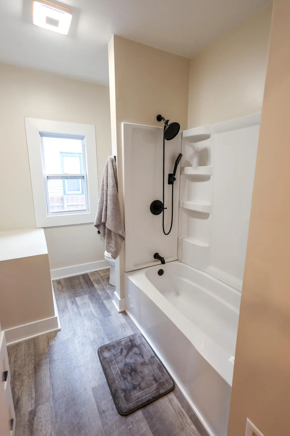 318 Catherine Avenue Muskegon City, MI 49442