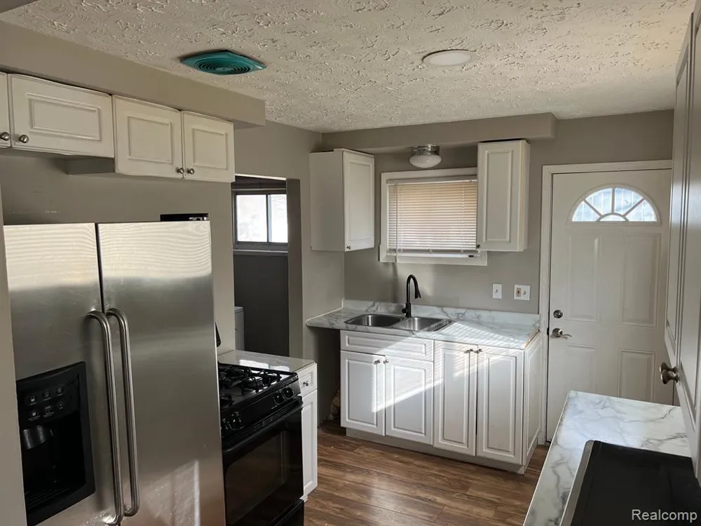 28444 Everett Street Southfield City, MI 48076