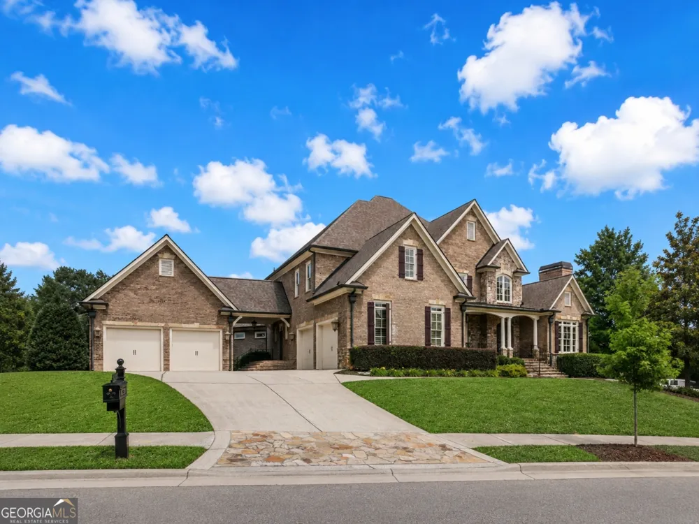 2262 Crimson King DR Braselton, GA 30517